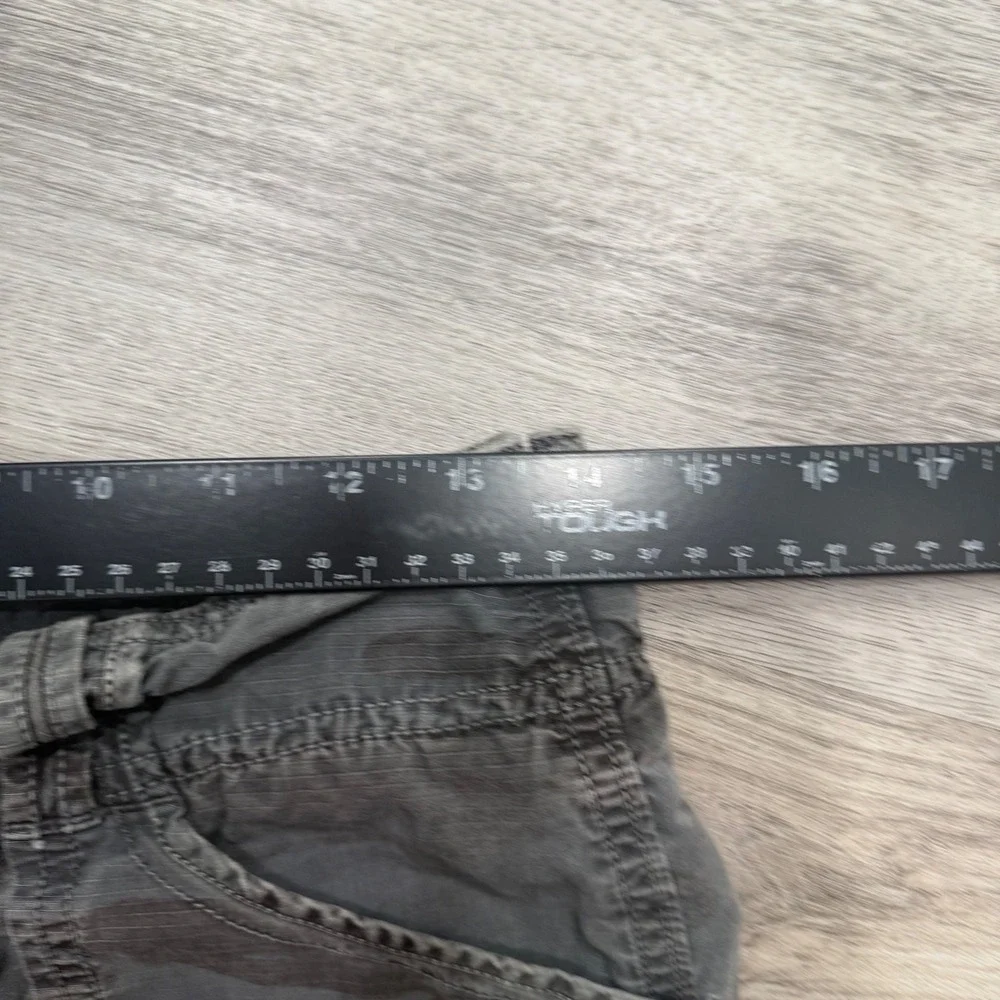 American Eagle Outfitters Camo Cargo Mini Skirt Gray Ripstop Size 2 Utility
